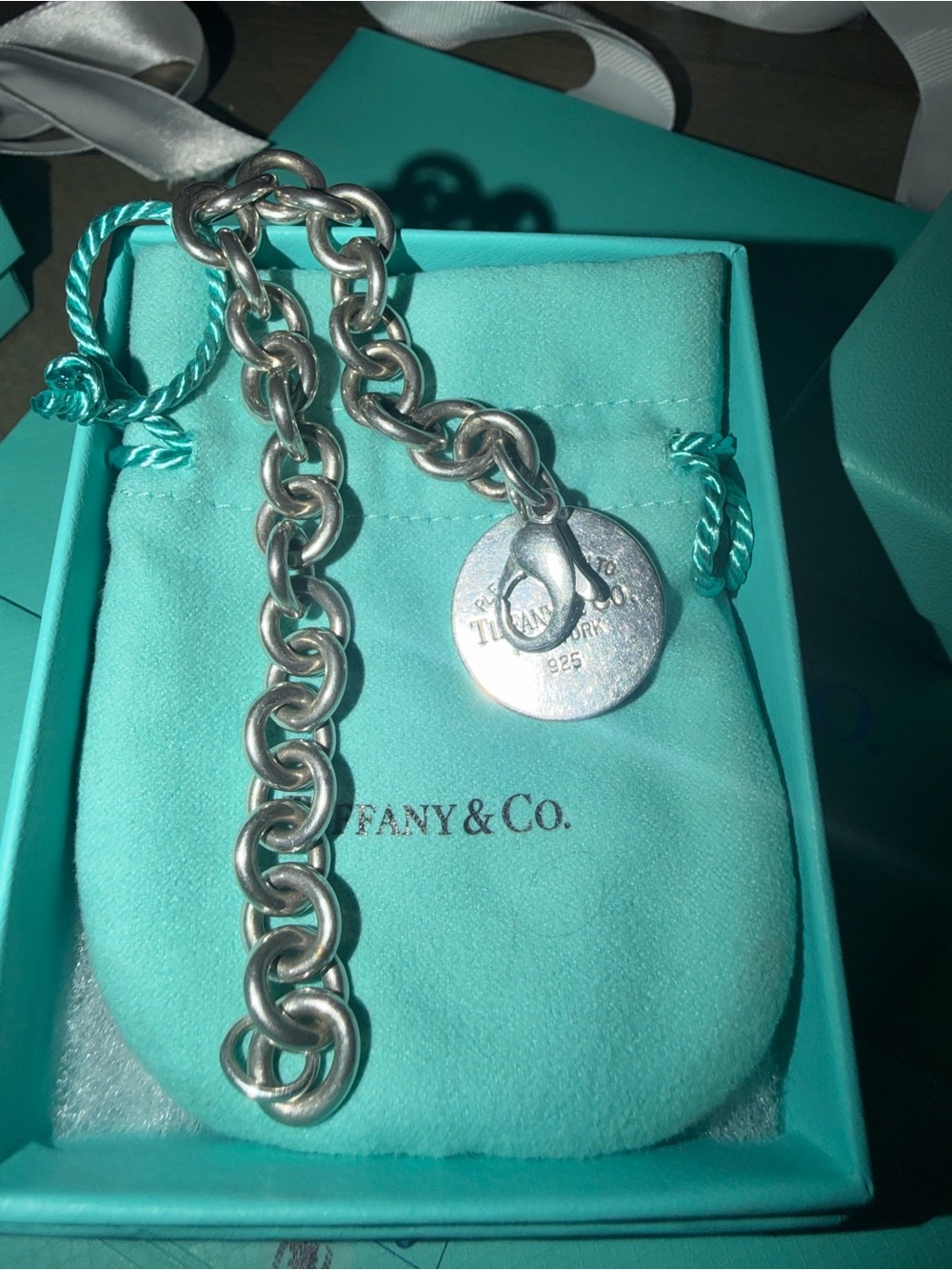 Tiffany & Co. Silver round RTT charm bracelet - Picture 4 of 6